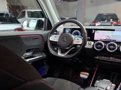 MERCEDES-BENZ GLB 35 AMG*CAM*AMBIENTE*AHK*ACC*NIGHT*SOUND*LED*