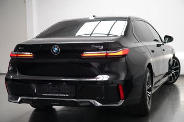 BMW 740 - 5