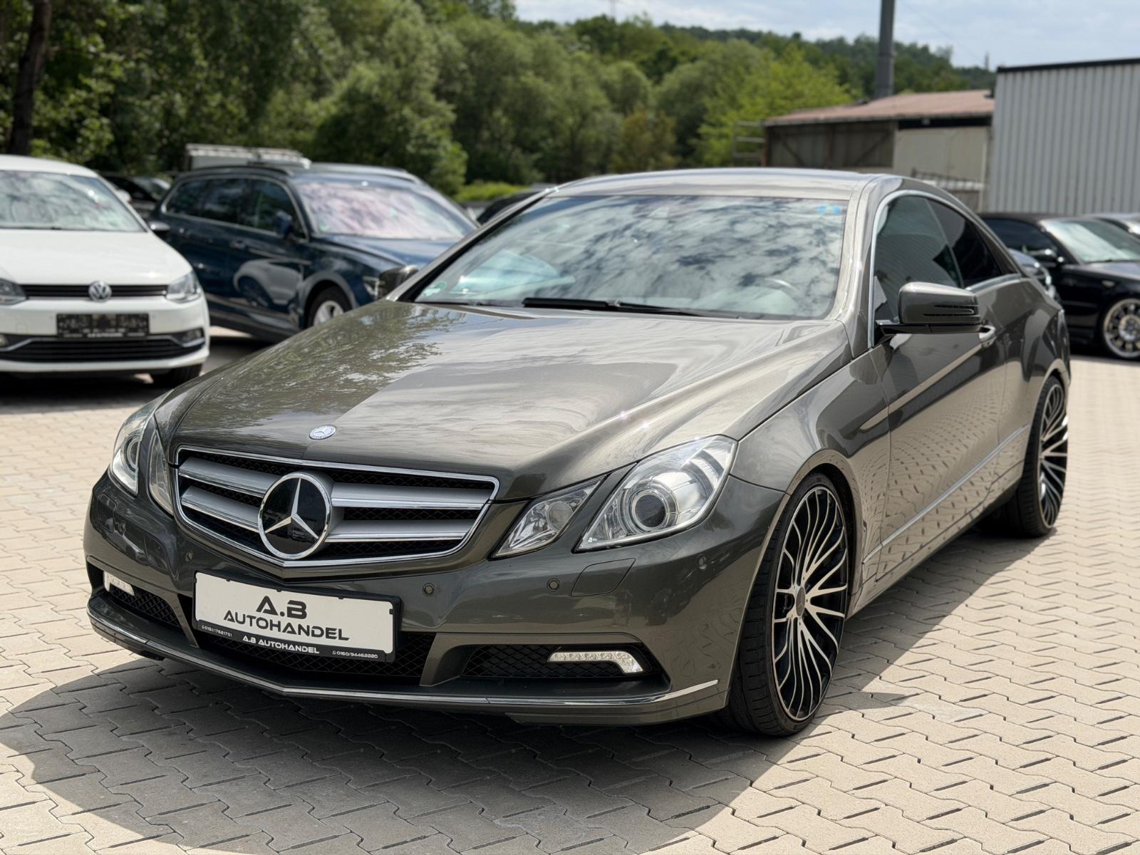 Mercedes-Benz E 250 E Coupe CGI BlueEfficiency/NAVI/Rcam