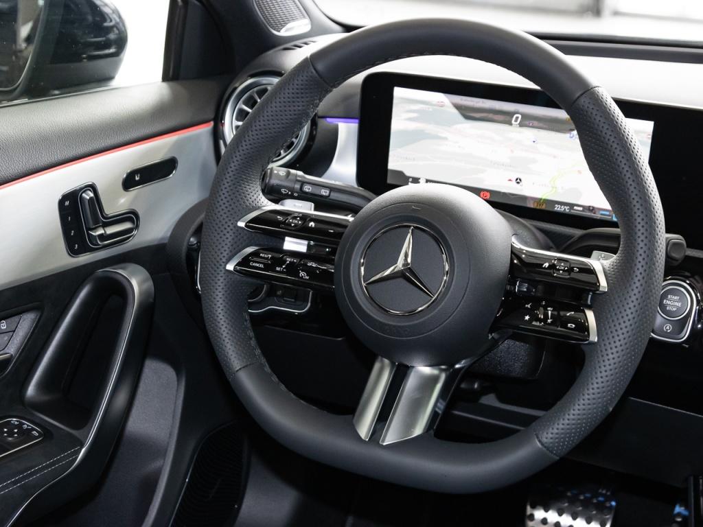 Mercedes-Benz A 250 4M Special Edition AMG *360*Pano*Memo*TotW
