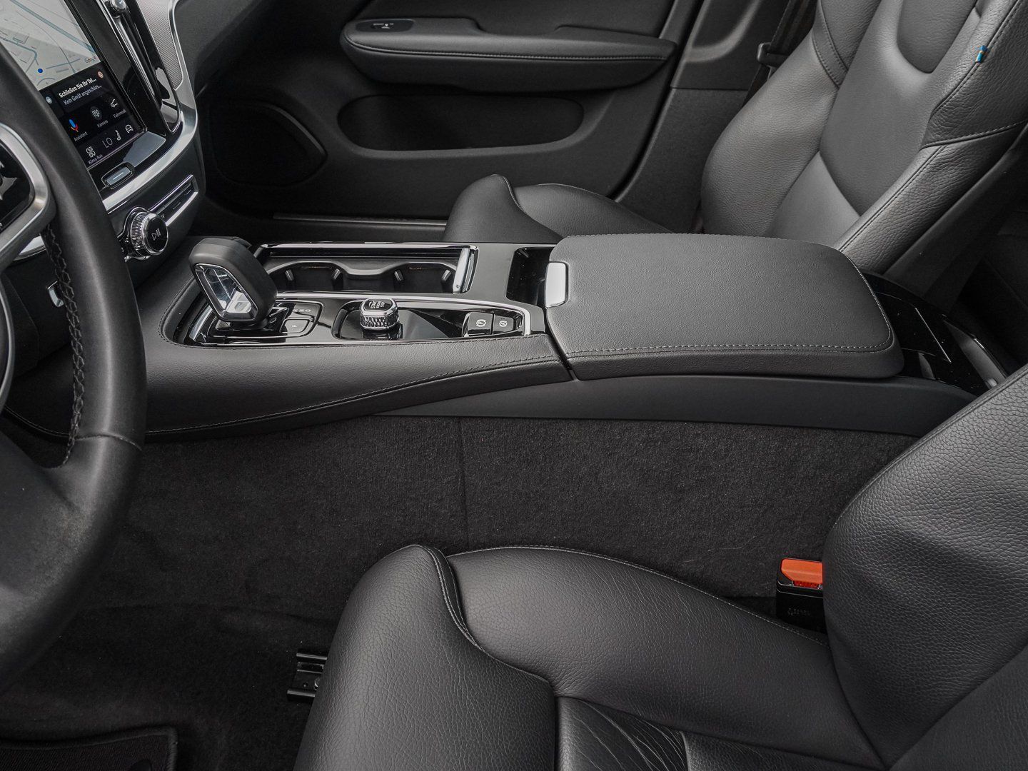 Volvo V60 T6 AWD Plus Dark Plug-in Hybrid PANO AHK H&K foto 15