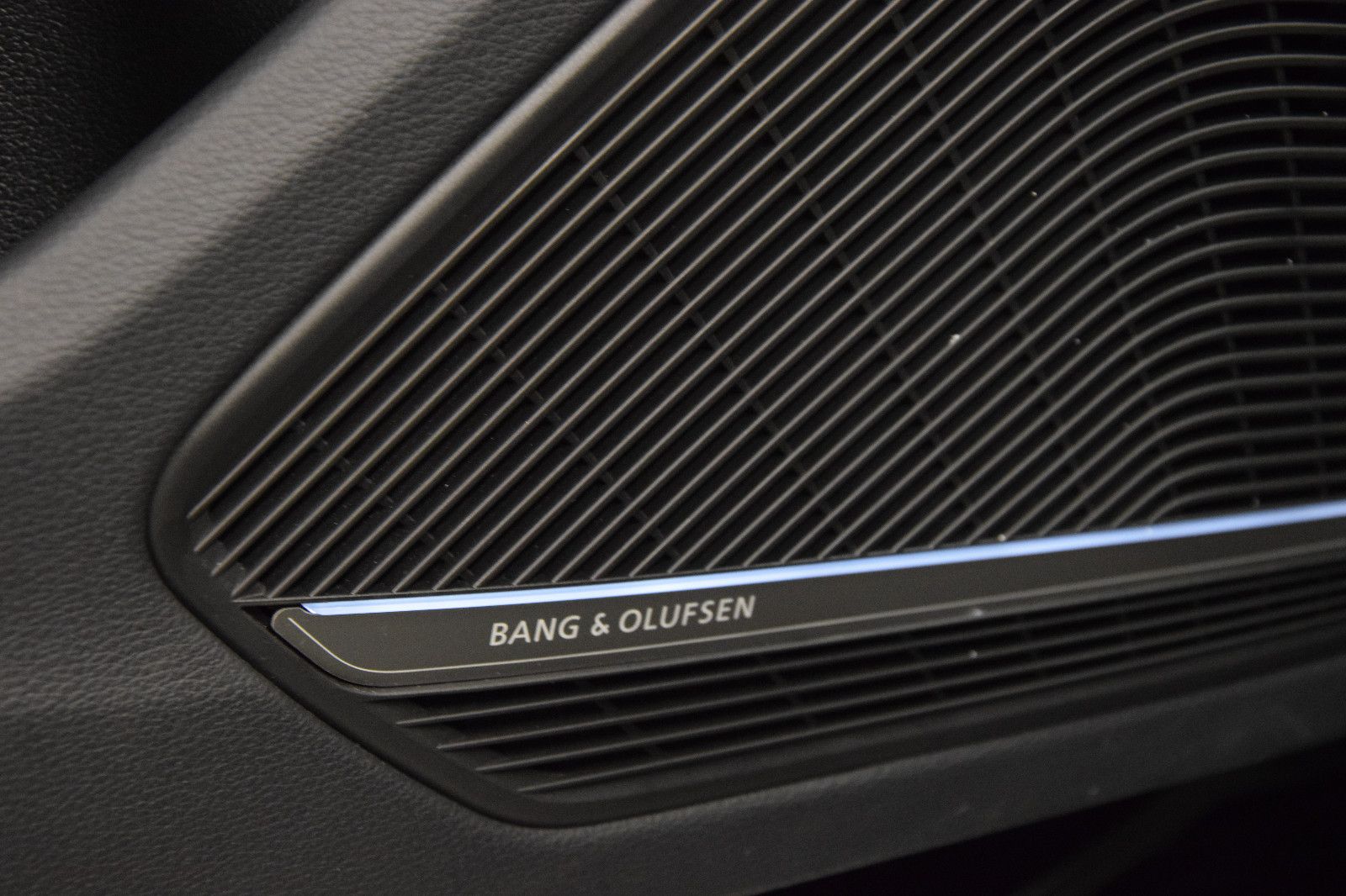 Fahrzeugabbildung Audi A4 Avant 40 TDI quattro B&O HuD Sitzbelü. ACC