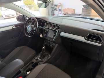 Volkswagen Tiguan - 11