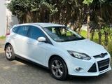 Ford Focus Limo 2012 5-Türer Multilenkrad-... - Ford Focus: Türer