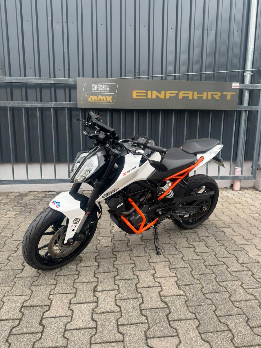 KTM Duke 125