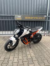 KTM Duke 125 - KTM 125