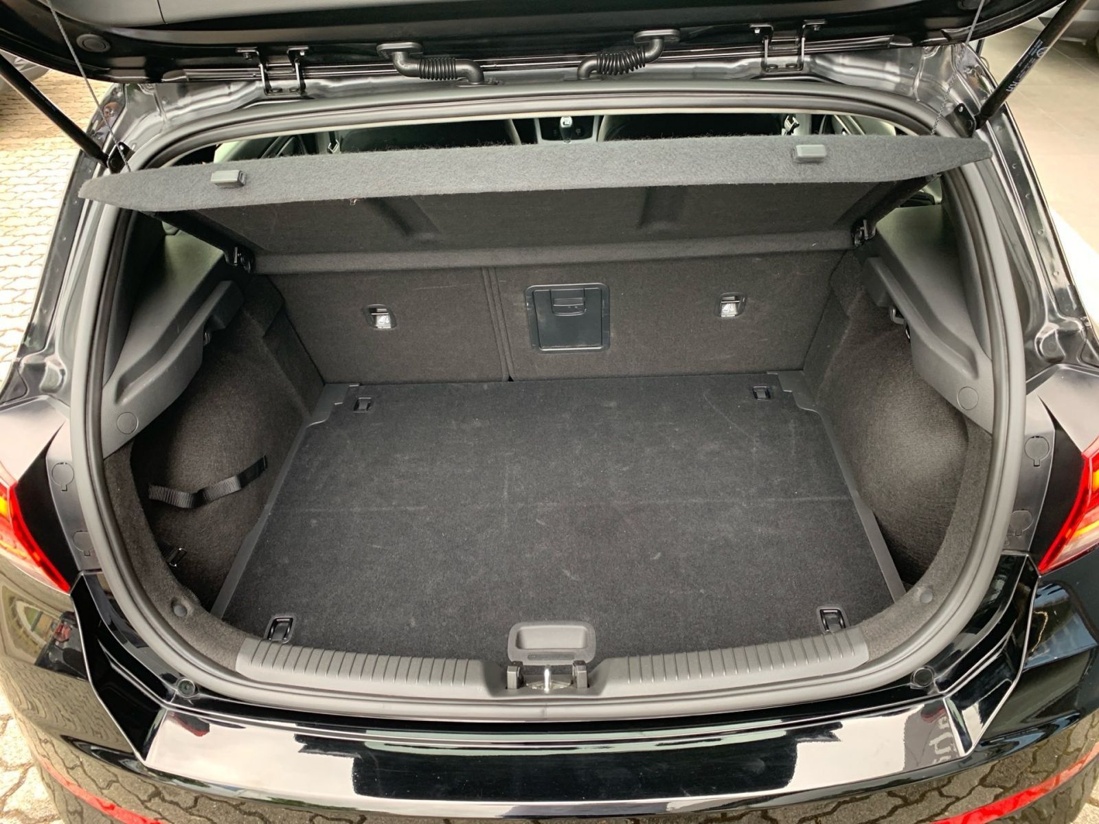 Fahrzeugabbildung Hyundai i30 1.0 T-GDI Edition 30+ LED Navi