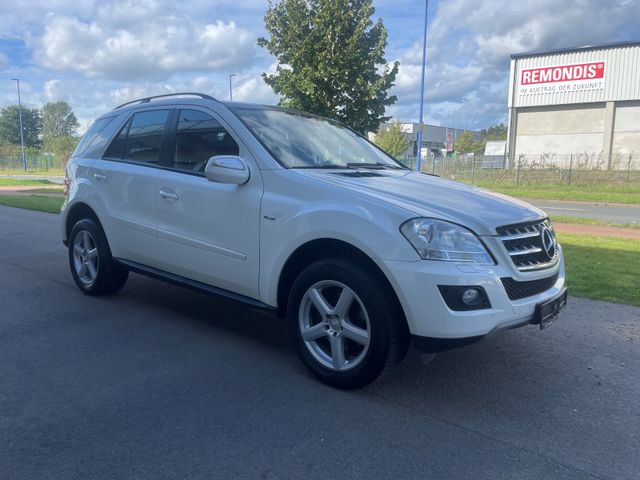 Mercedes-Benz ML 300 CDI BlueEfficiency Panorama,SHZ,PDC