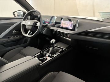 Fotografie 7 des Opel Astra 1.2 Turbo GS