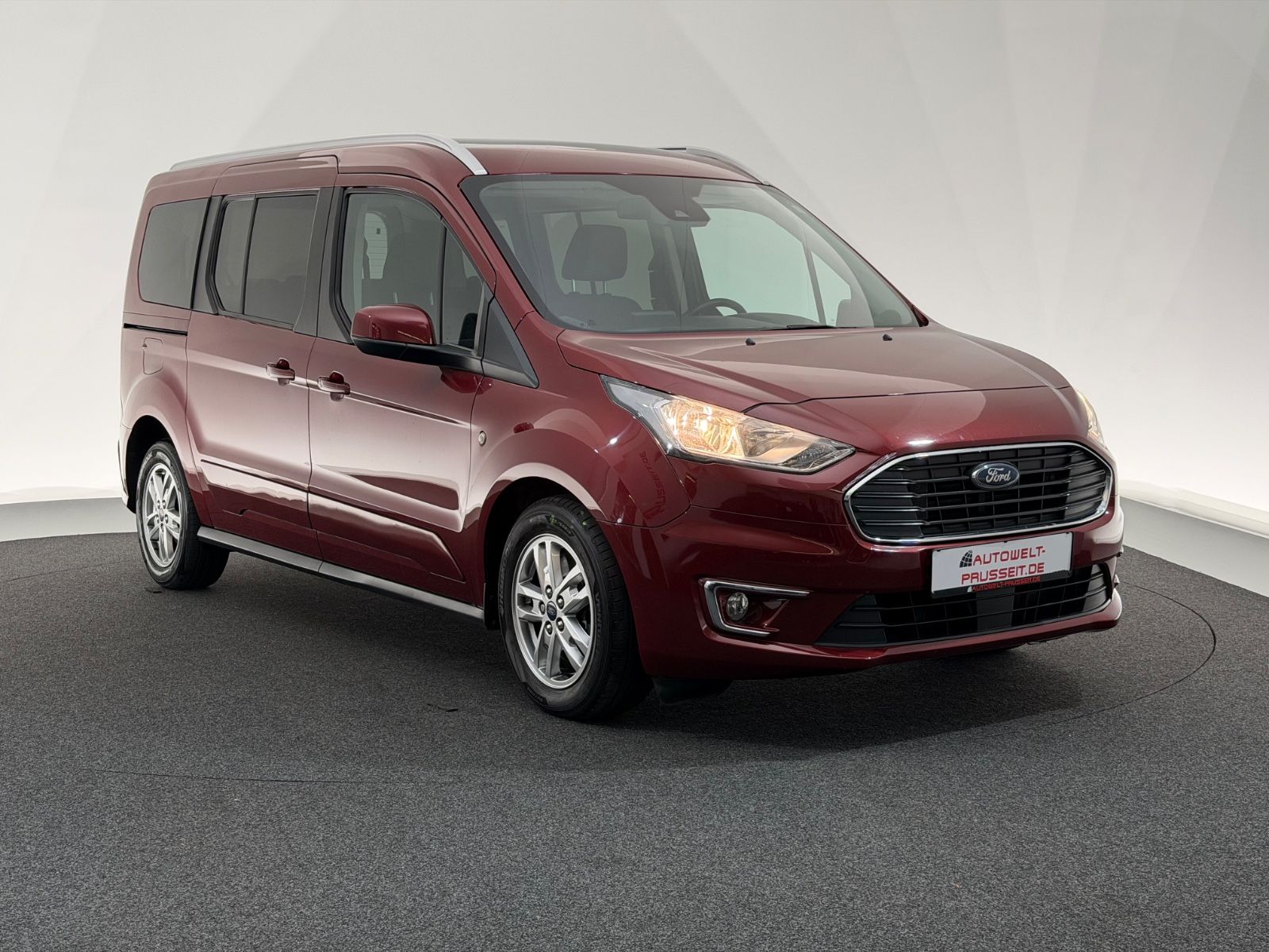 Gebrauchtwagen Ford Grand Grand Tourneo 1.5 TDCi*TITANIUM*PANO-R.KAM-TEMPO in Horb am Neckar