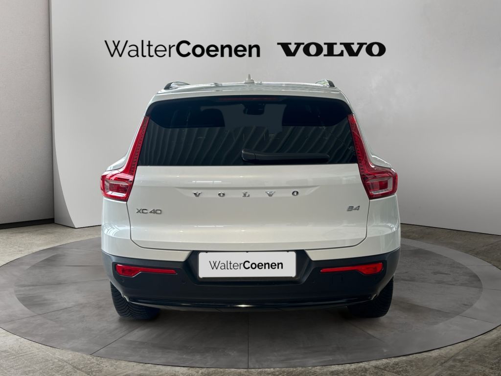 VOLVO XC40 B4 B DKG Plus Dark Fahrerassistenz-Paket VOLVO XC40 B4 B DKG Plus Dark Fahrerassistenz-Paket
