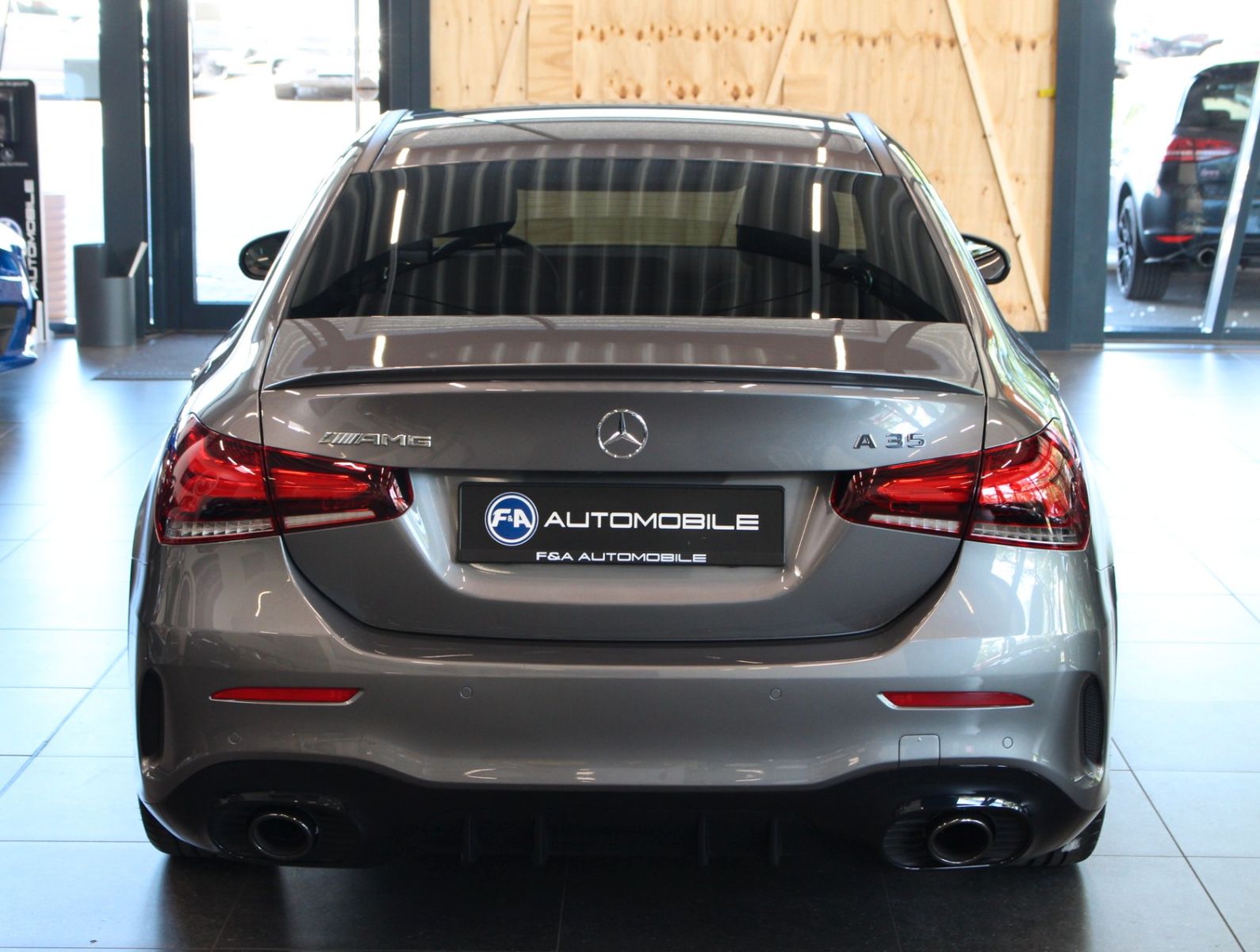 Fahrzeugabbildung Mercedes-Benz A 35 AMG Limo*Pano*Kamera*2.Hand