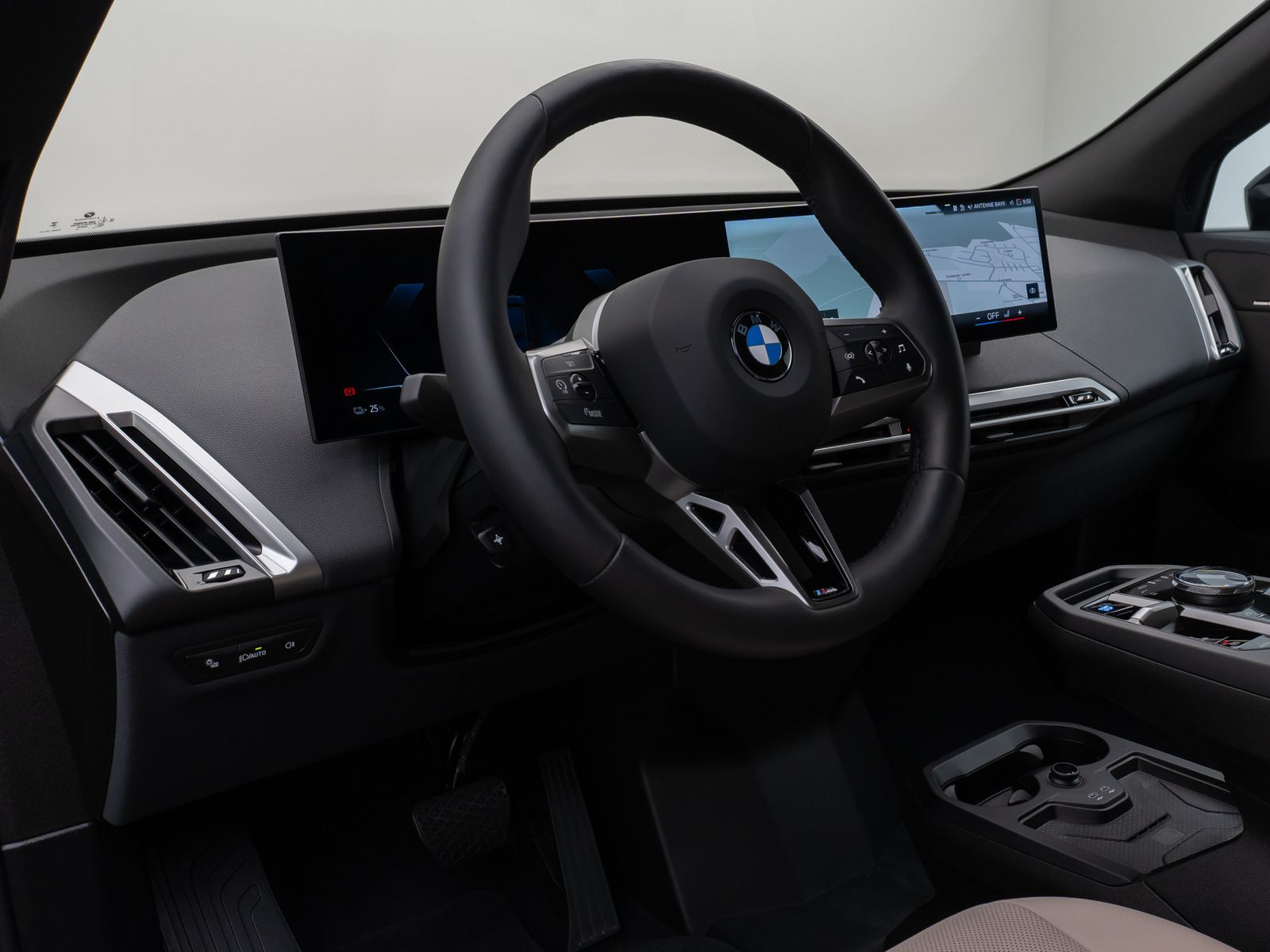 Fahrzeugabbildung BMW iX xD40 Laser 360°DAB H/K SoftCl ACC AHK Sport