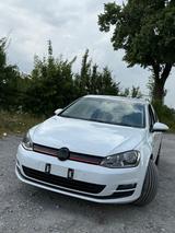 Volkswagen Weißer Golf 7  / 1,2  Sondermodel  Cup - Volkswagen Golf: Weis