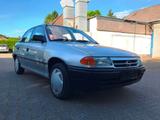 Opel Astra 1.8 Automatik Lim.5Tür./H Kennz./Tüv 06/26 - Opel aus 1993