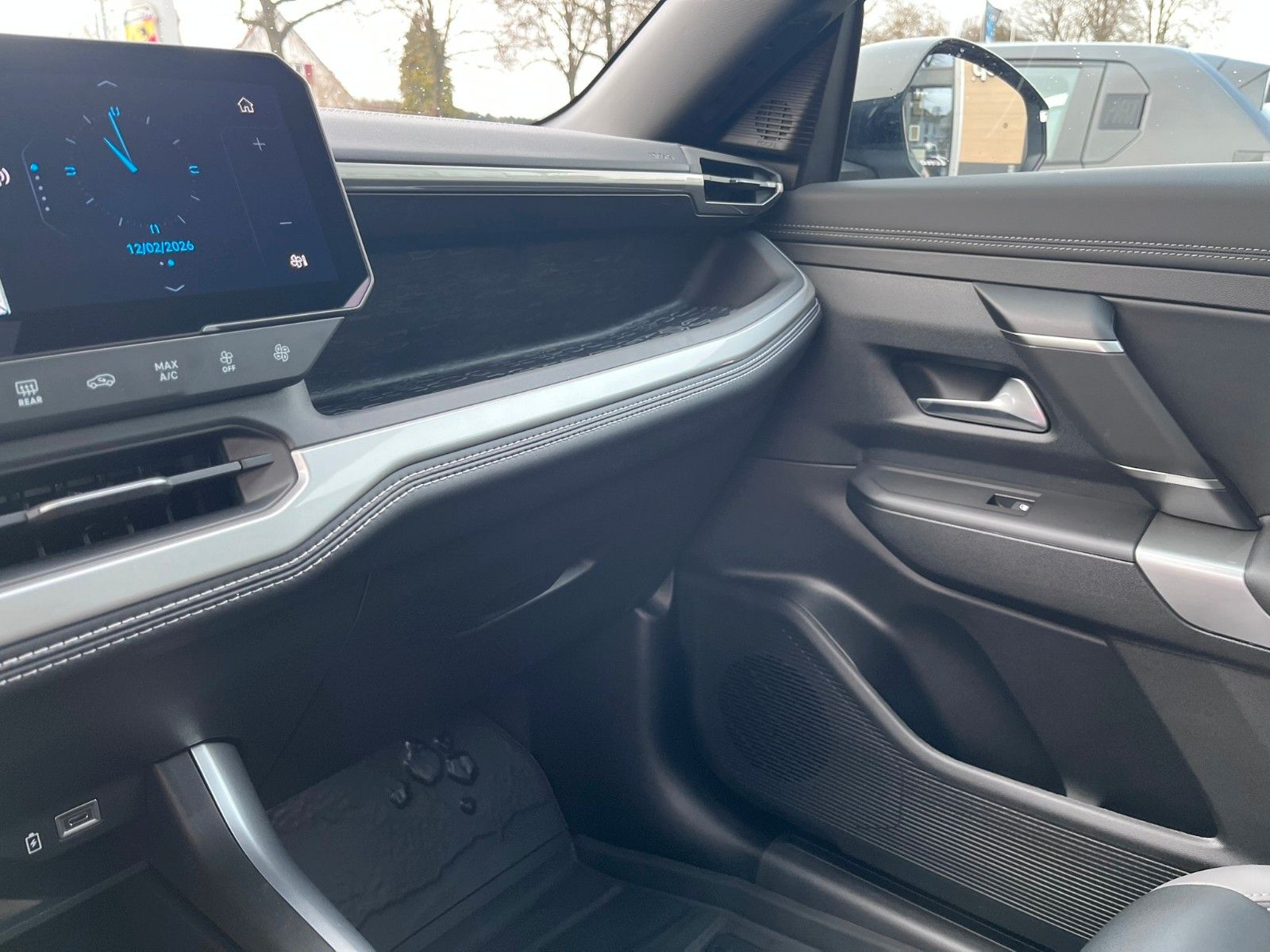 Fahrzeugabbildung Jeep Compass E-Hybrid 1.2 eDCT 100 kW First Edition