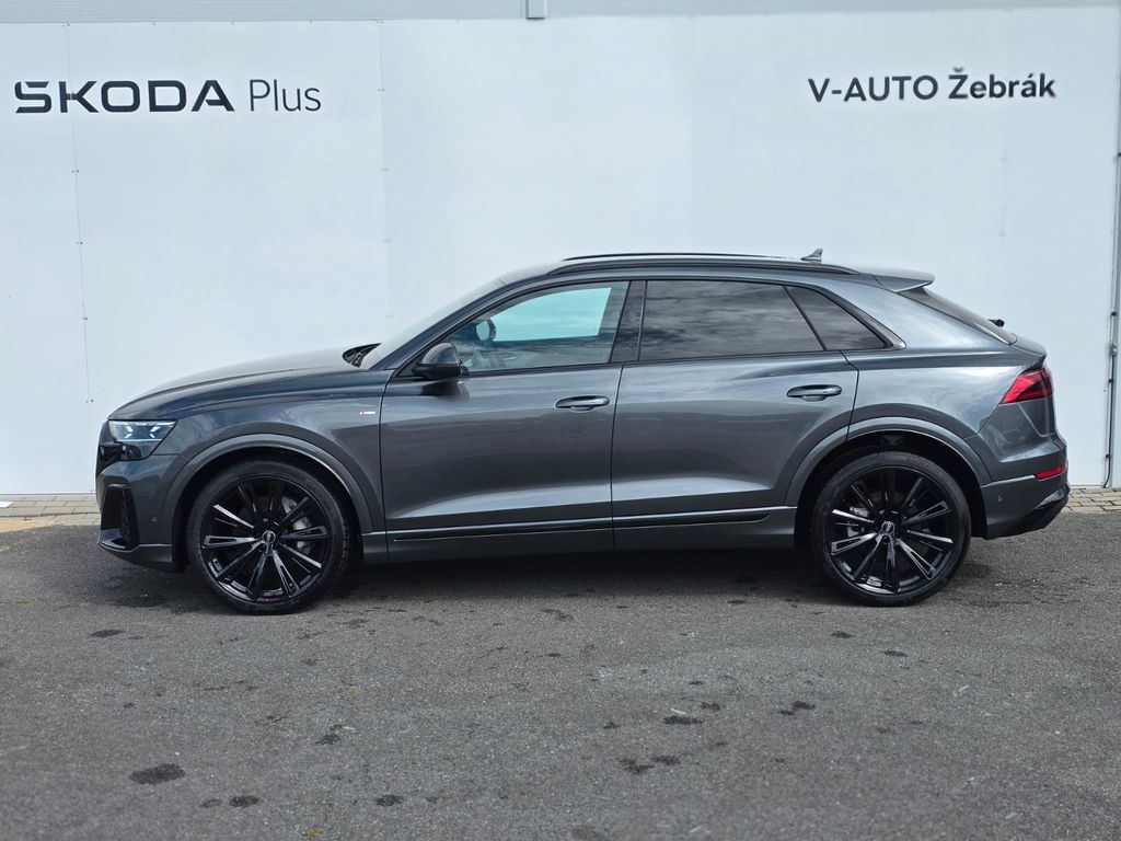 Image of Audi Q8