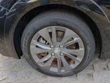 Peugeot e-208 Active Pack 136 KLIMA PDC SHZ NAVI LED - schwarze Peugeot e-208