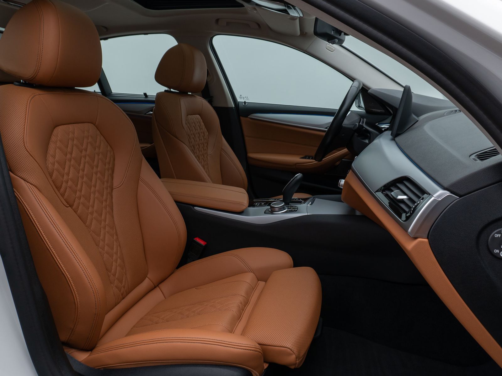 Fahrzeugabbildung BMW 520e Glasdach Kamera DAB H/K DispKey Sport Alarm