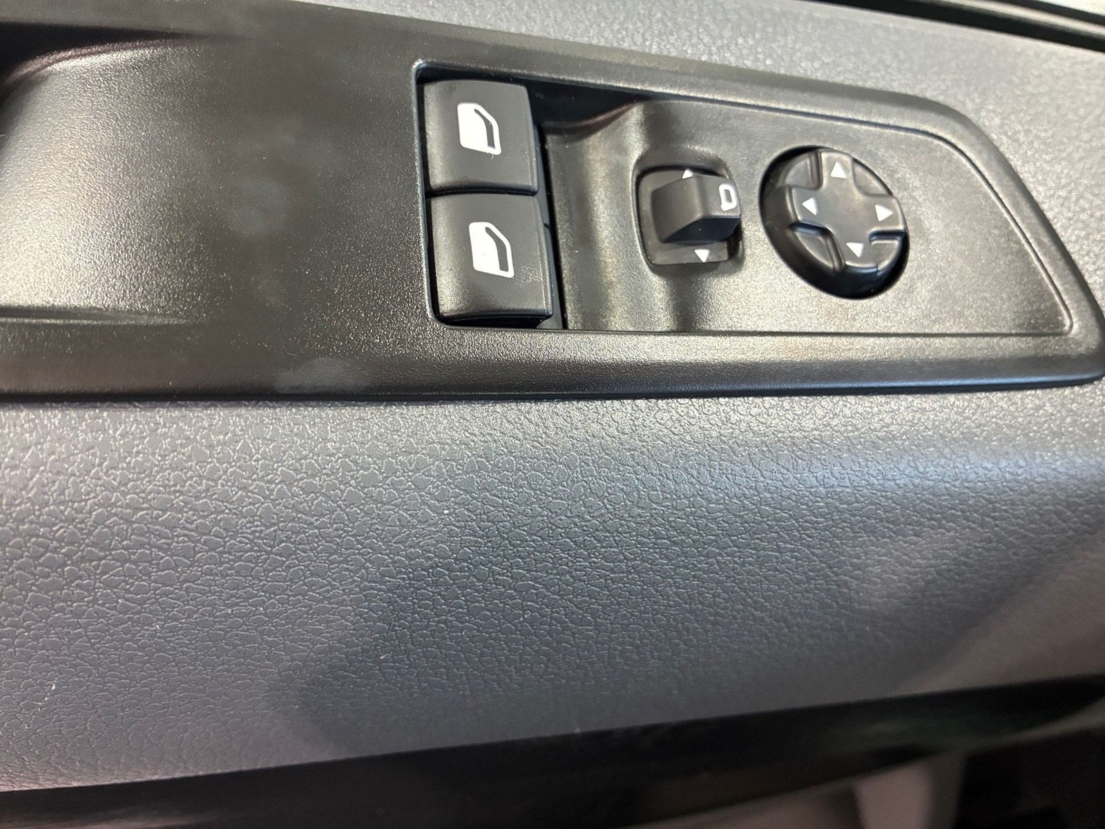 Fahrzeugabbildung Opel Vivaro Kombi 1.5 D PDC,Klima, 9-Sitzer