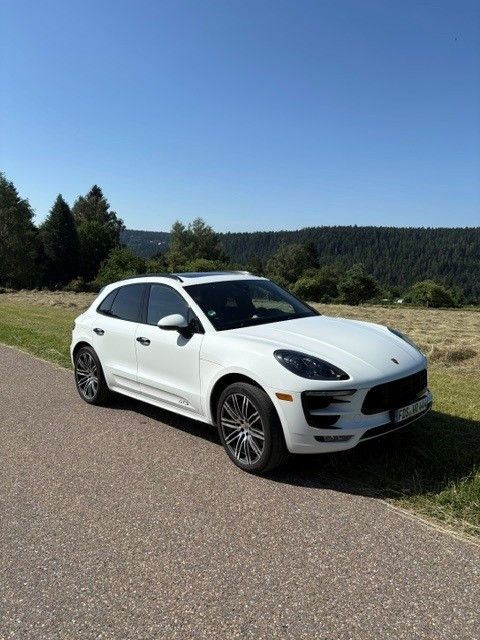 PORSCHE Macan GTS Carbon Luftfederung Pano BOSE PASM PCM