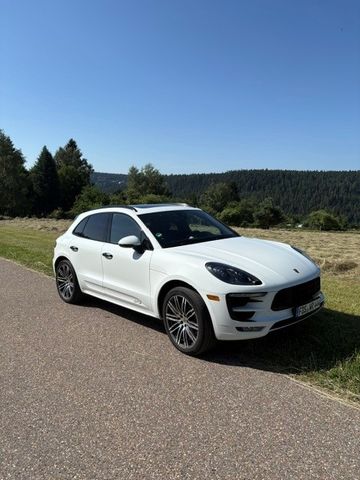 PORSCHE Macan GTS Carbon Luftfederung Pano BOSE PASM PCM