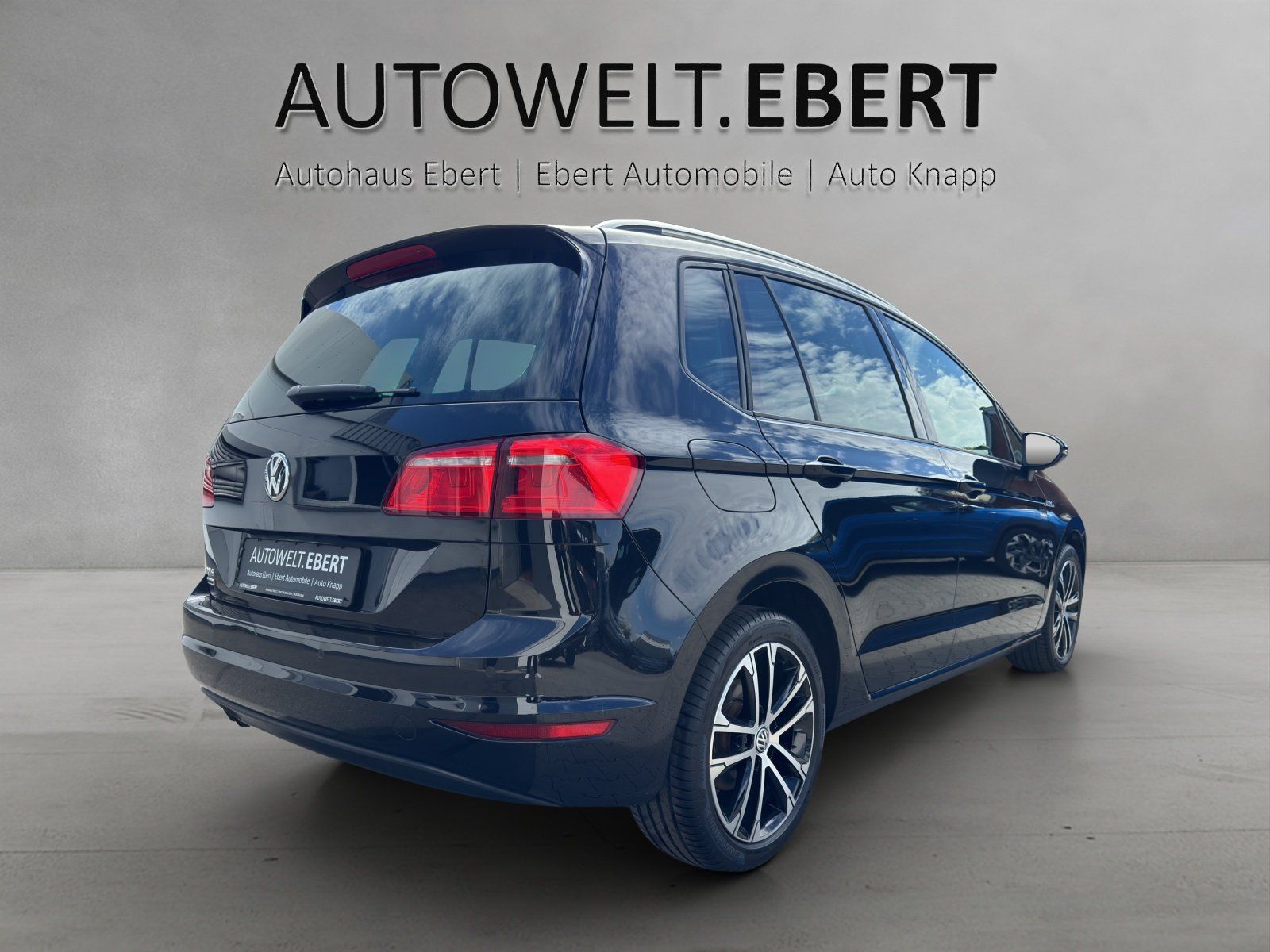 Fahrzeugabbildung Volkswagen Golf VII Sportsvan 1.4 TSI DSG Lounge/ACC/SHZ/