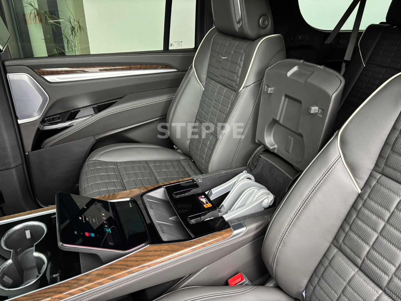 Cadillac Escalade FACELIFT MY25 6.2 V8 ESV Sport Platinum