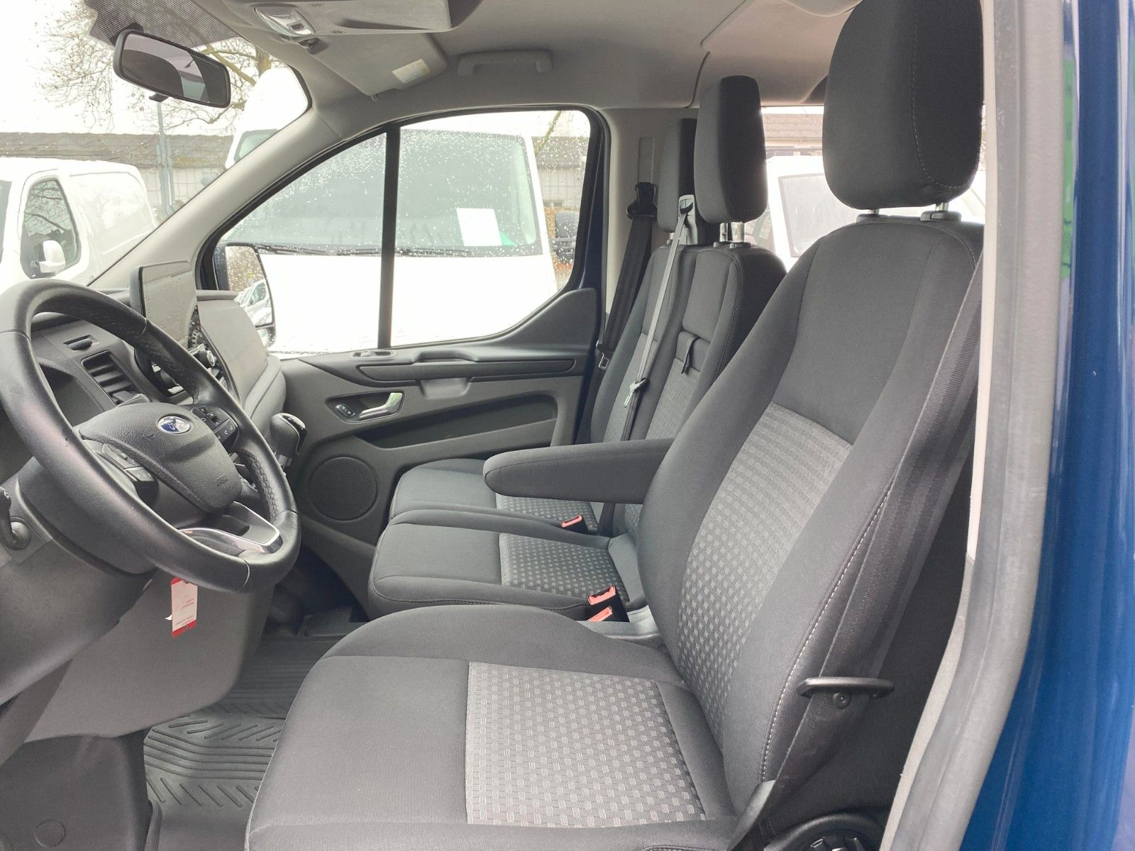 Fahrzeugabbildung Ford Transit/TourneoCustom Kombi 320 L1 Trend,9Sitze