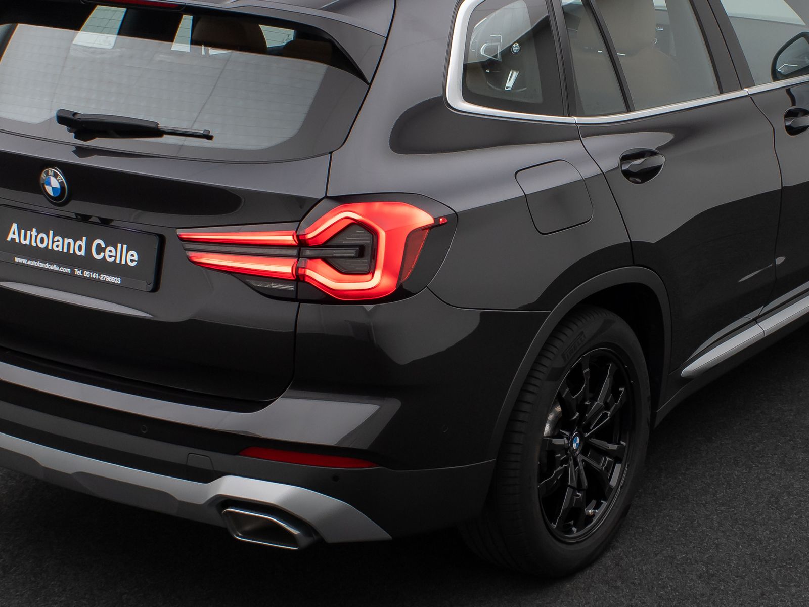 Fahrzeugabbildung BMW X3 xD20d Panorama Kamera DAB AHK Sport 19Zoll