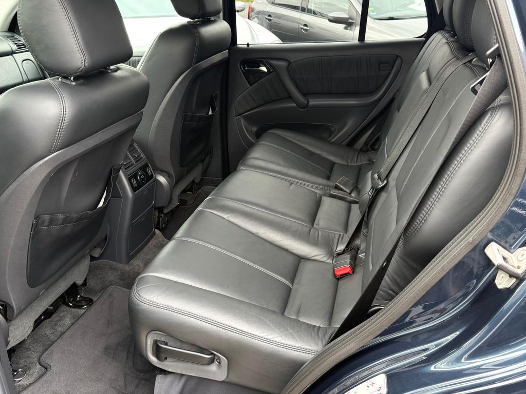 Mercedes-Benz ML 400