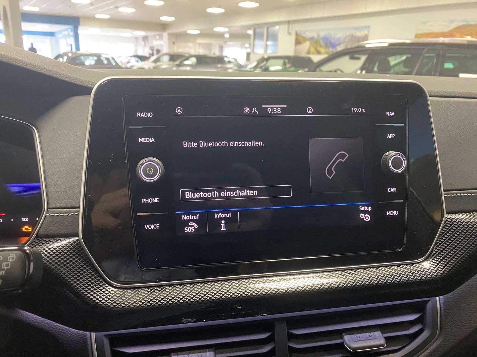 Fahrzeugabbildung Volkswagen T-Cross 1.0 TSI DSG R-Line BLACKSTYLE+MATRIX+AHK