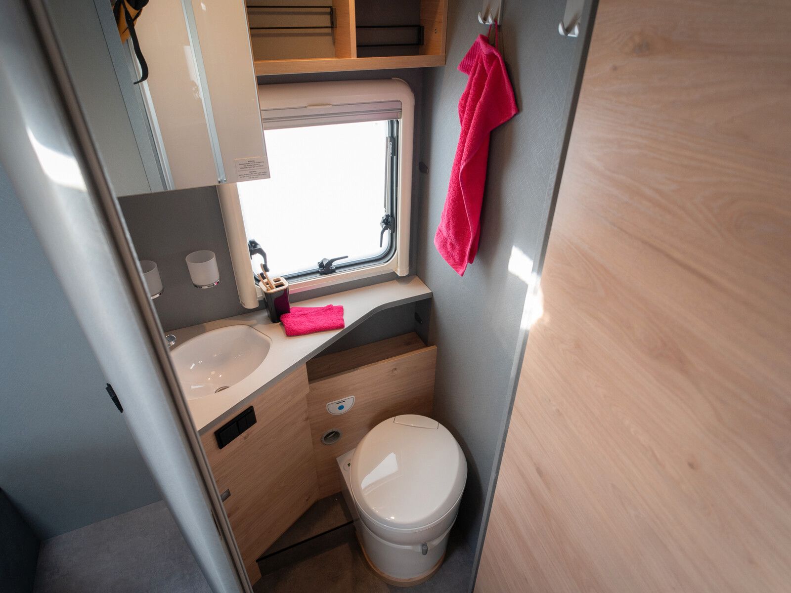 Fahrzeugabbildung Dethleffs Just Camp Active T 7052 DBL *AKTION*Hubbett*Navi