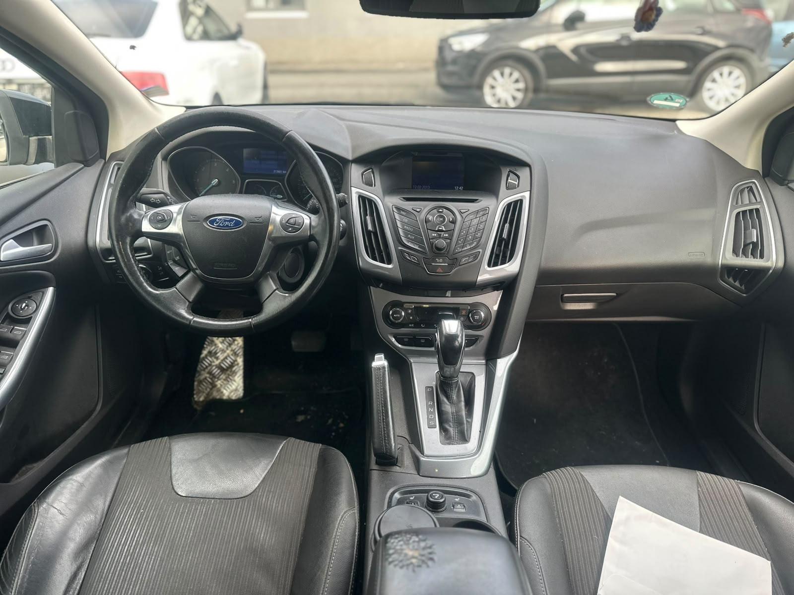 Ford Focus 2013 — photo 7
