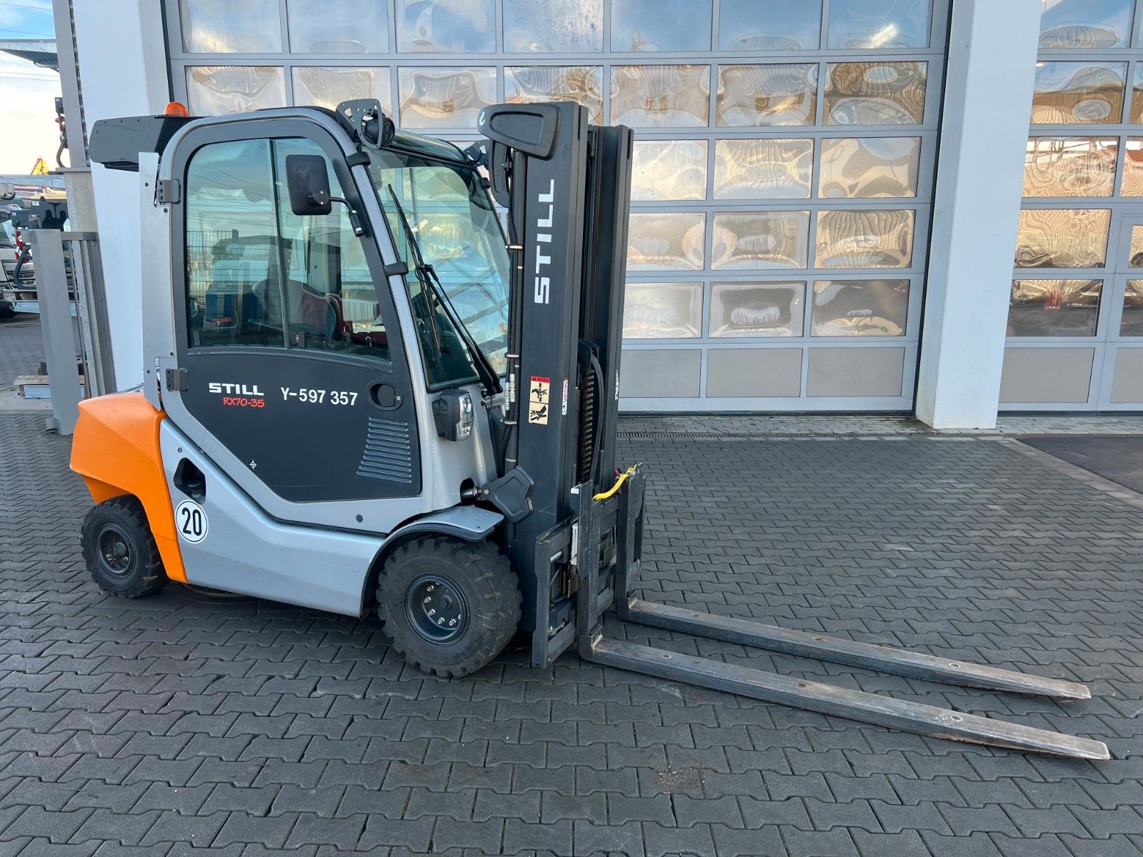 Fahrzeugabbildung Still RX70-30 / Triplex: 4.60m / nur 568h / SS / Waage