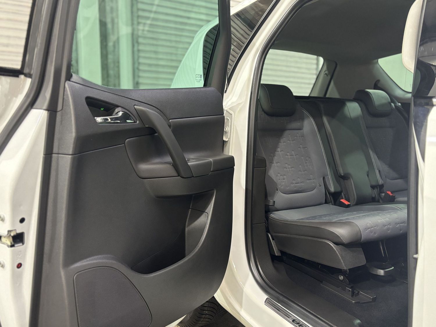 Fahrzeugabbildung Opel Meriva Innovation#Navi#Tempomat#Klima#Beheizbare