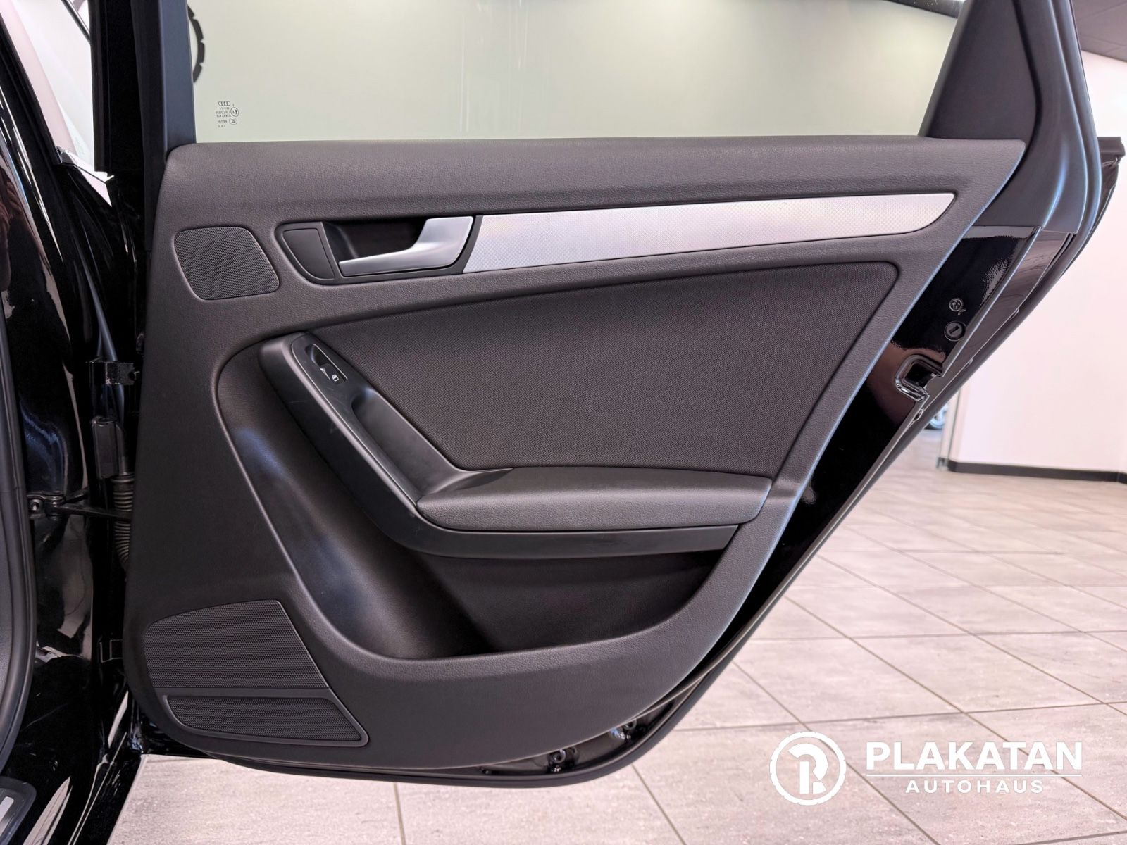 Fahrzeugabbildung Audi A4 Avant Ambition EXPORT