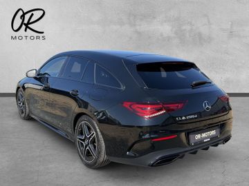 Mercedes CLA 200 Shooting Brake - 3