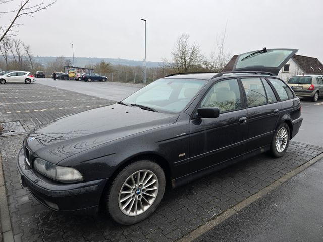 BMW 523i MPaket Tüv Leder Xeno SD Tempom Sihzg Anhk