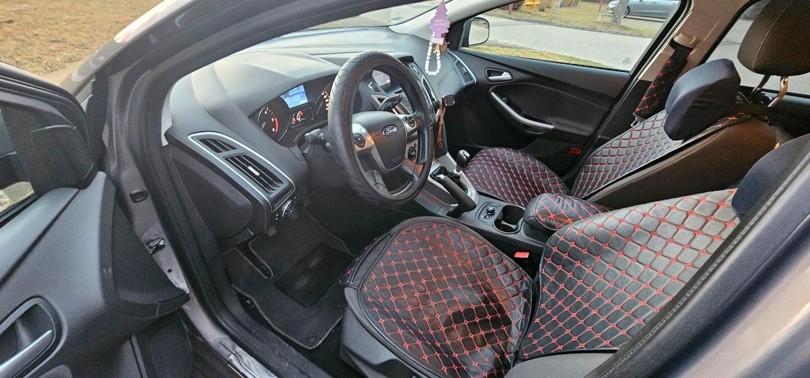 Ford Focus 2014 — photo 9