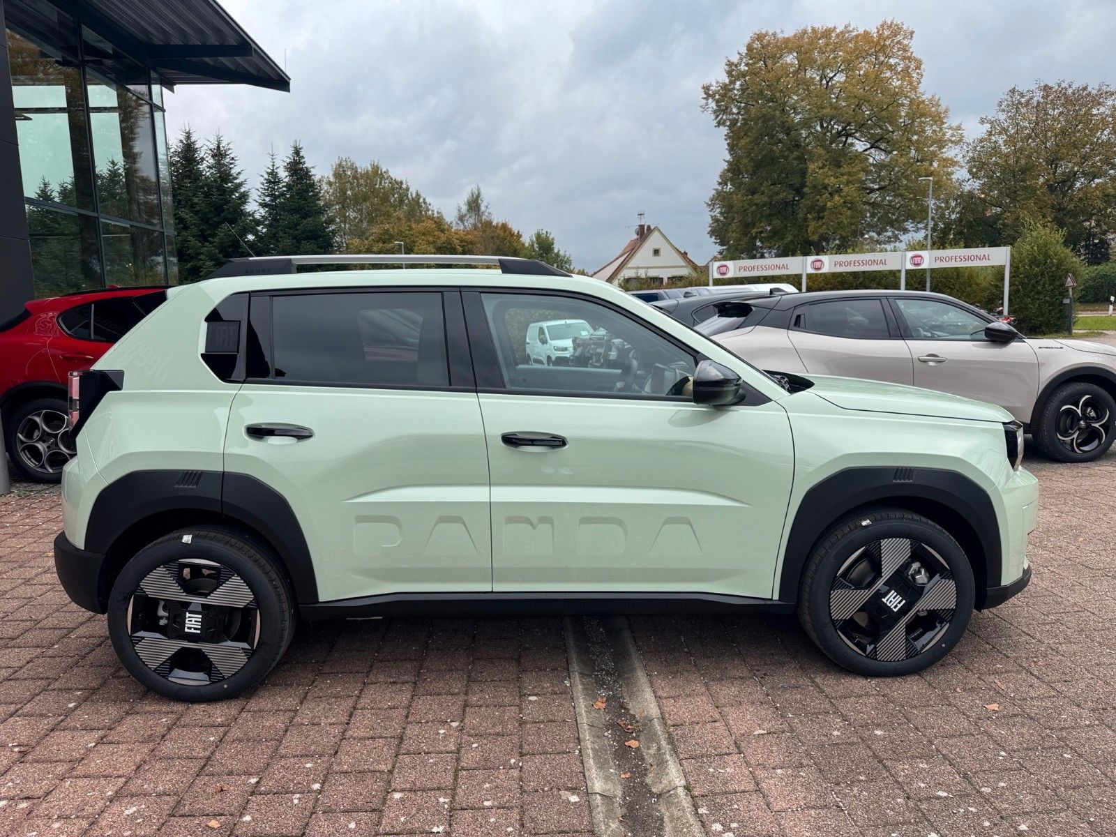 Fahrzeugabbildung Fiat Grande Panda Elektro La Prima 44 kWh Navi Kamera