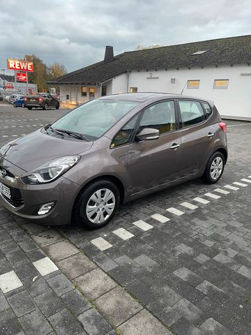 Hyundai ix 20 mit frische TÜV