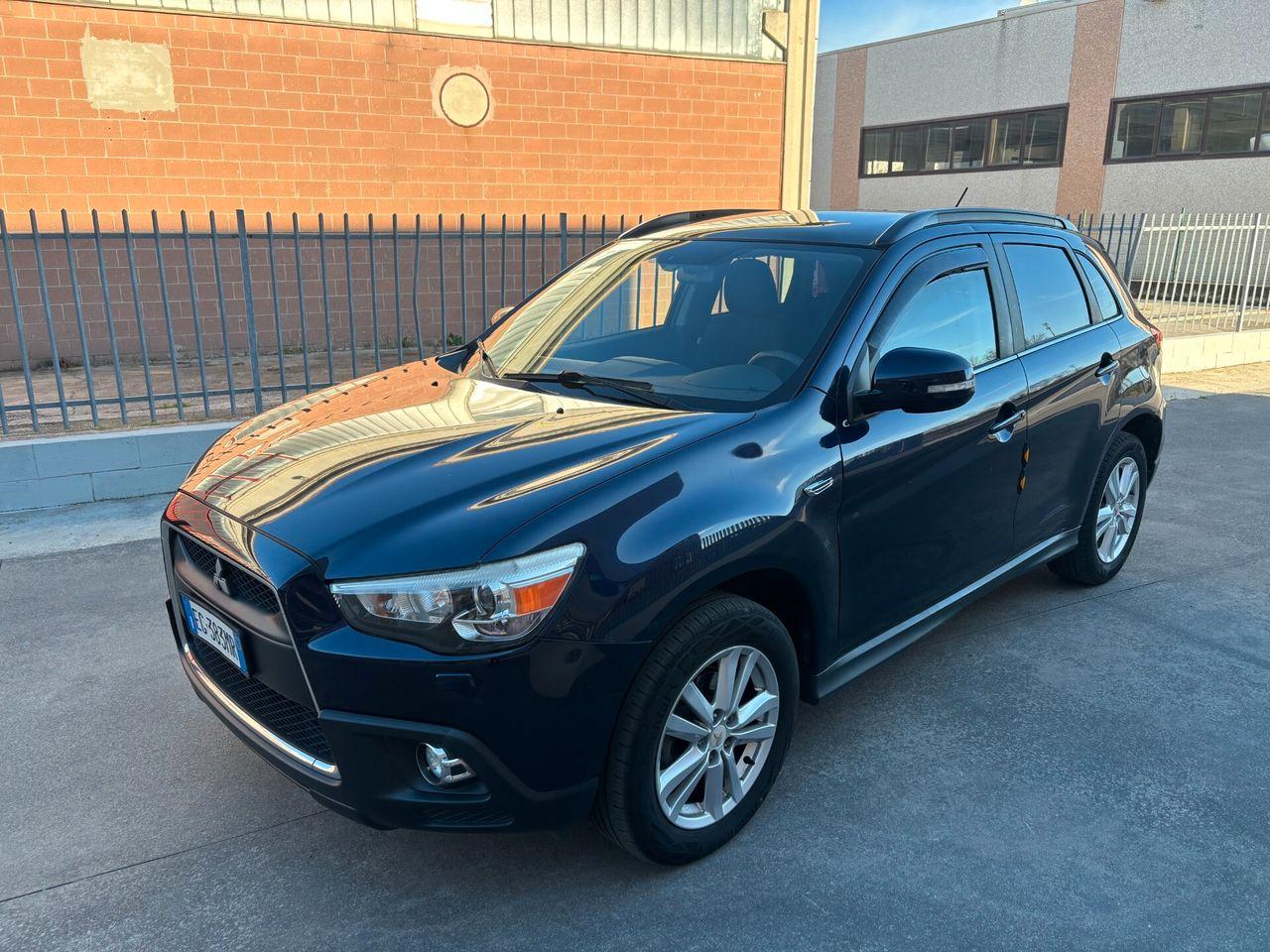 Mitsubishi ASX 2011 — вигляд ззаду