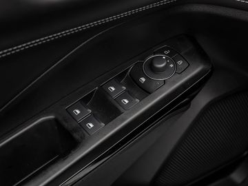 Ford Puma Mild-Hybrid Titanium Digitales Cockpit LED