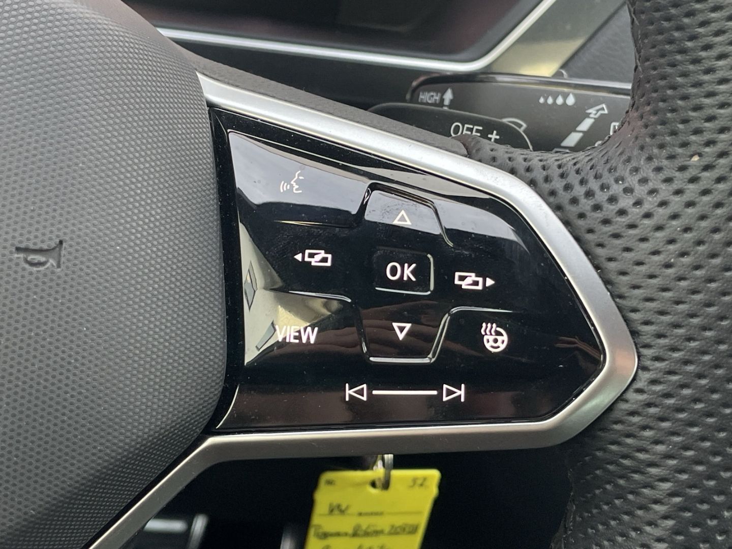 Tiguan 2.0 TDI DSG R-Line AHK/Matrix/360°Kamera/