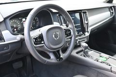 Fahrzeugabbildung Volvo S90 T4 Autom. Momentum*FSHZG*DAB*RFK*BLIS*ACC