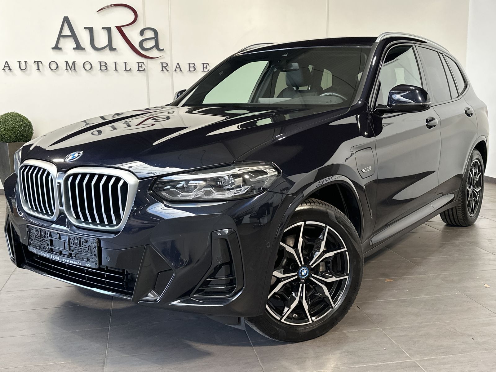 Fahrzeugabbildung BMW X3 xDrive30e M-Sport NAV+LED+AHK+H&K+KAMERA+19ZO
