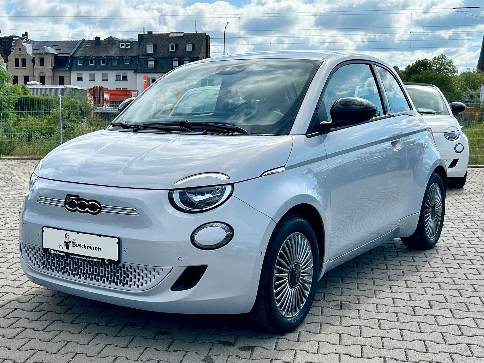 Fiat 500e ICON Limousine 42 kWh inkl. Komfort-Paket imagem 3