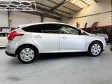 Ford Focus 1.6 | 125 PS | 2. Hand - Ford Focus aus 2011: Limousine