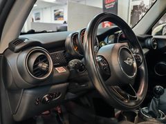 Fahrzeugabbildung MINI Mini Cooper S 3-trg. (T-LEDER/SHZ/KLIMAAUT/SPORT